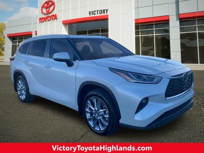 New 2025 Toyota Highlander Limited