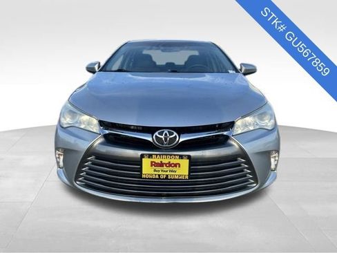 Used 2016 Toyota Camry LE image 2