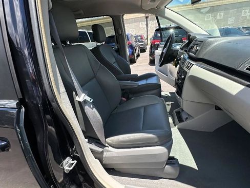 Used 2010 Volkswagen Routan SE FWD image 33