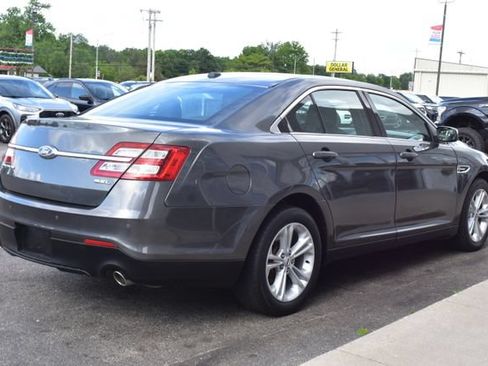 Used 2017 Ford Taurus SEL FWD image 10