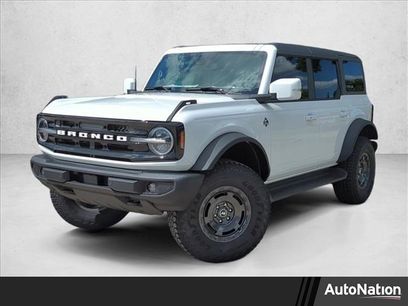 New 2025 Ford Bronco Outer Banks w/ Sasquatch Package