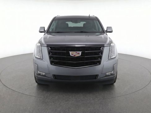 Used 2019 Cadillac Escalade Luxury w/ Escalade Sport Edition AWD/4WD image 5