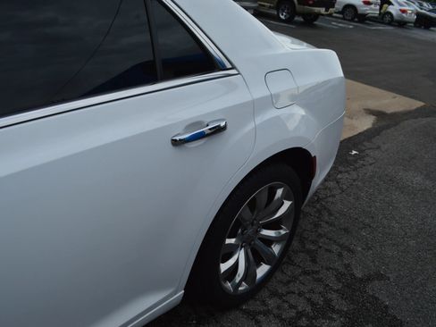 Used 2018 Chrysler 300 Limited w/ Safetytec Plus Group RWD image 4