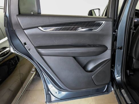 Used 2020 Cadillac XT6 Premium Luxury FWD image 42
