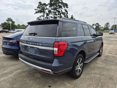 Used 2022 Ford Expedition XLT RWD image 3