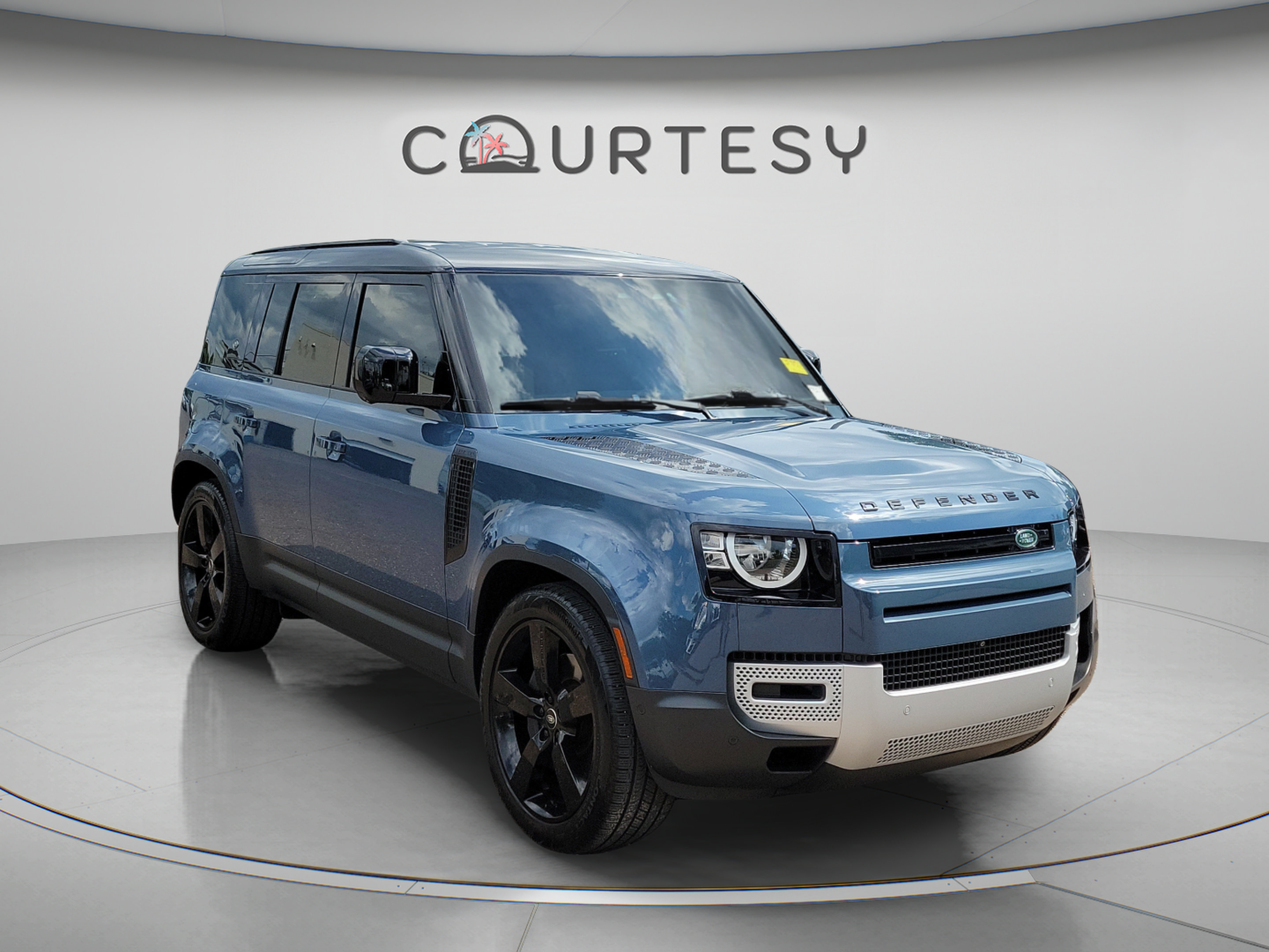 Used 2023 Land Rover Defender 110 S AWD/4WD image 13