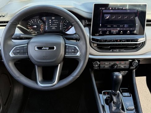 Used 2025 Jeep Compass Limited AWD/4WD image 11