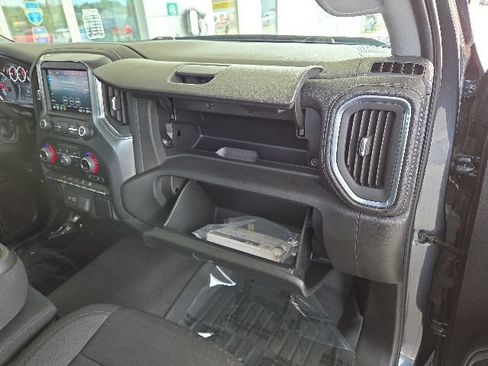 Used 2022 Chevrolet Silverado 1500 LT AWD/4WD image 38