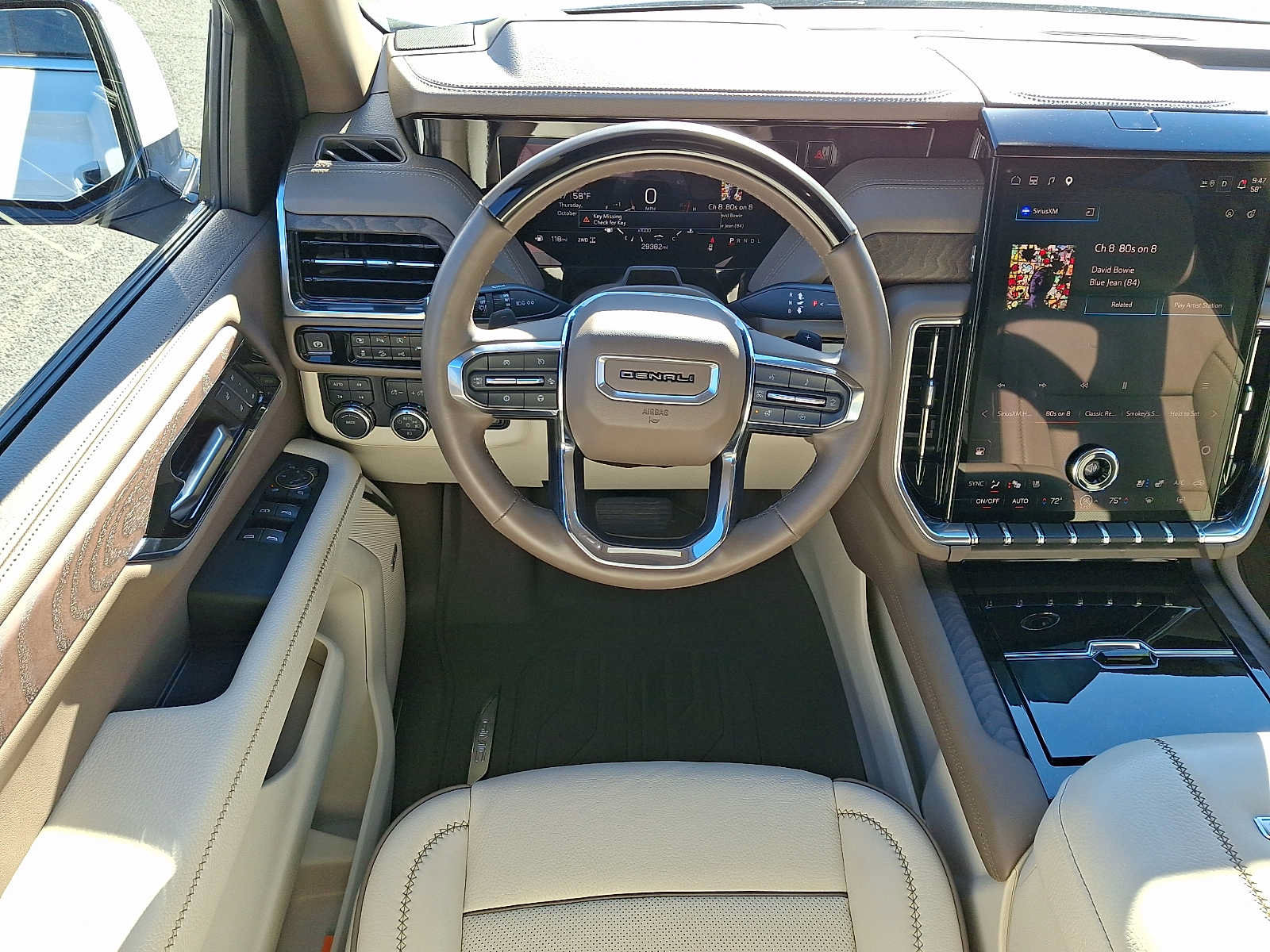 Used 2025 GMC Yukon Denali w/ Denali Reserve Package AWD/4WD image 13