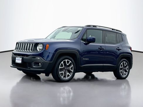 Used 2016 Jeep Renegade Latitude w/ Popular Equipment Group FWD image 3