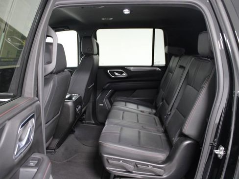 Used 2024 Chevrolet Suburban RST RWD image 27