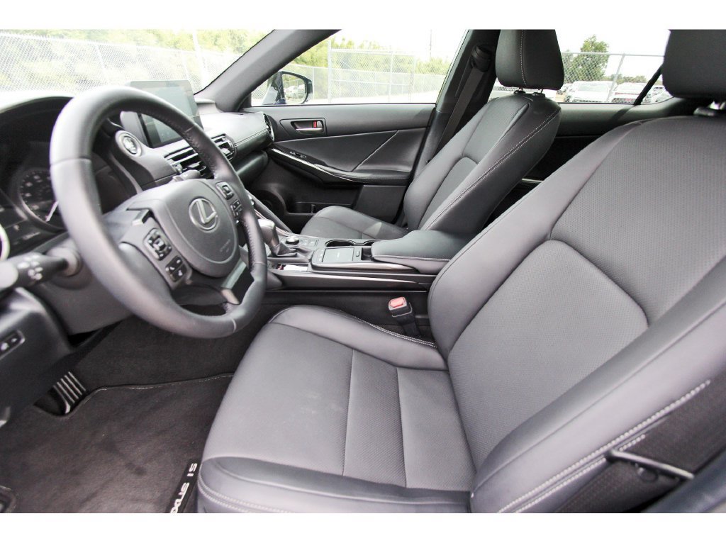 Used 2024 Lexus IS 300 w/ Comfort Package RWD image 15