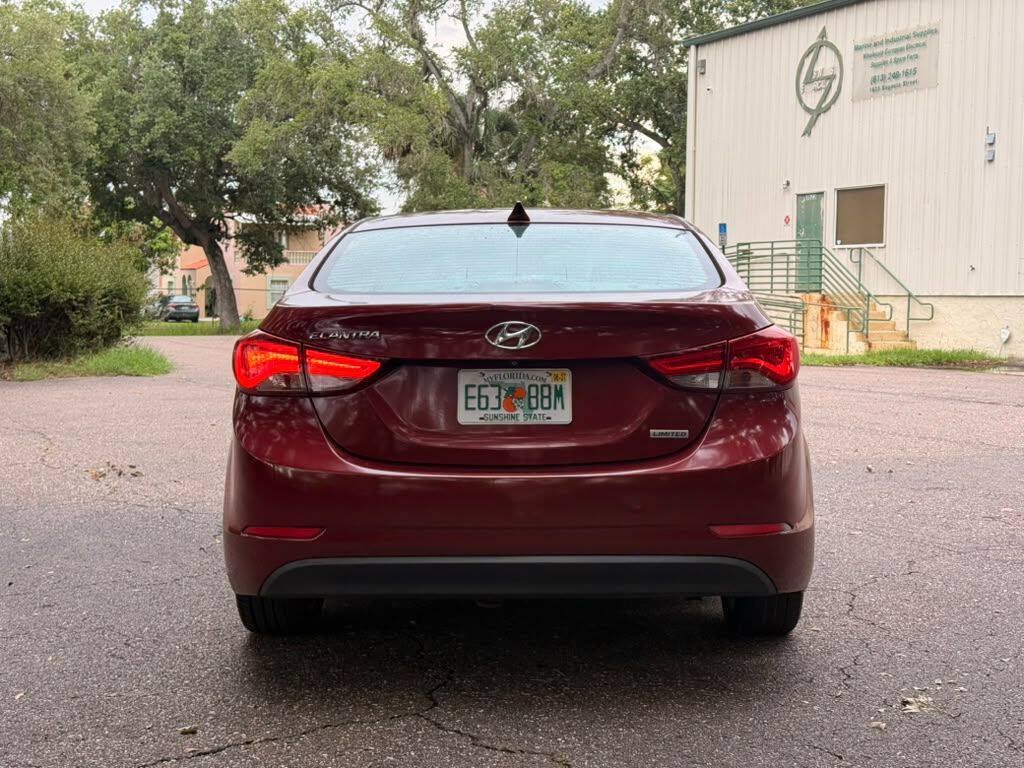 Used 2014 Hyundai Elantra Limited w/ Option Group 03 FWD image 6