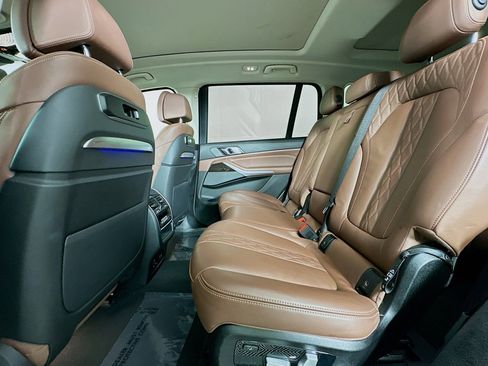 Used 2023 BMW X7 xDrive40i image 9