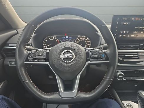 Certified 2023 Nissan Altima 2.0 SR FWD image 14
