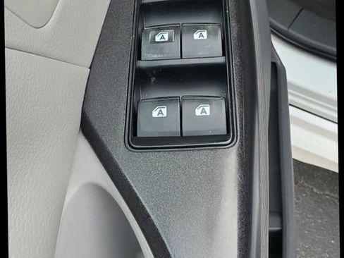 Used 2018 Toyota Sienna LE image 23