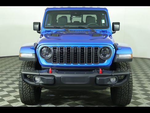 Used 2024 Jeep Gladiator Rubicon image 2