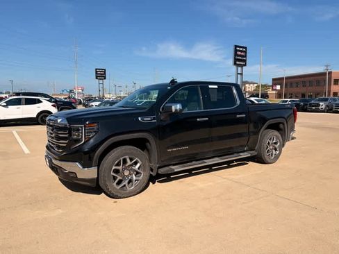Used 2024 GMC Sierra 1500 SLT w/ SLT Premium Plus Package AWD/4WD image 5