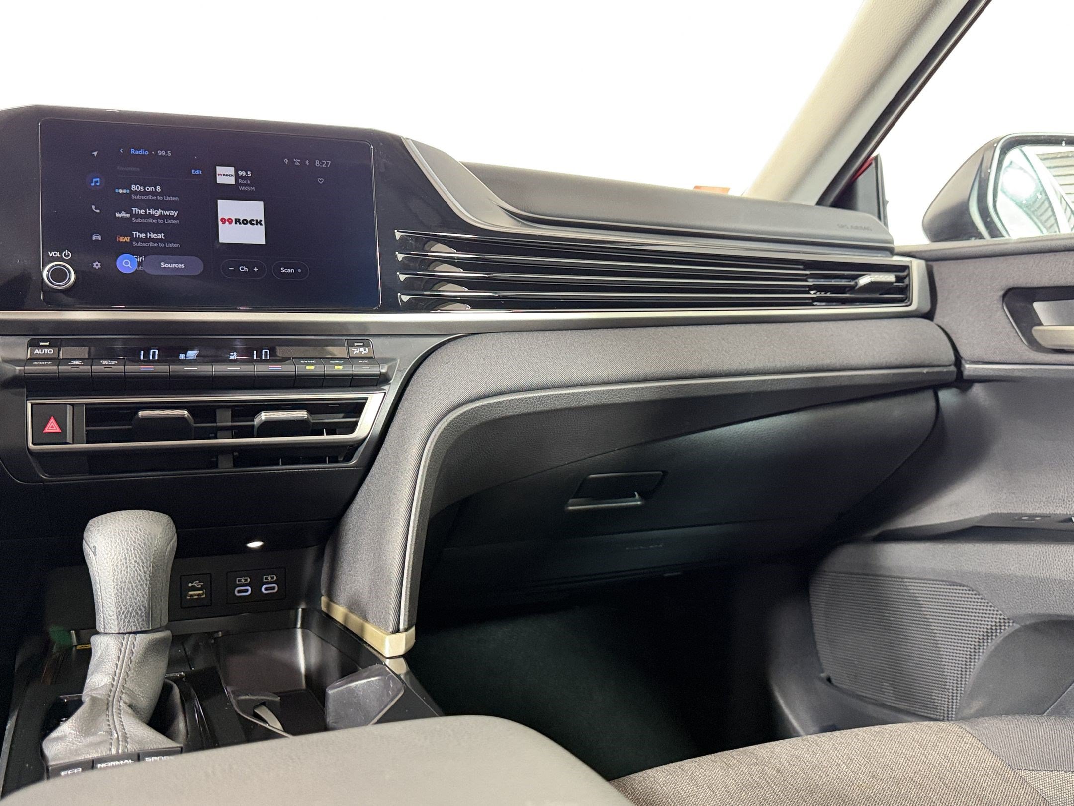 Used 2025 Toyota Camry LE FWD image 27