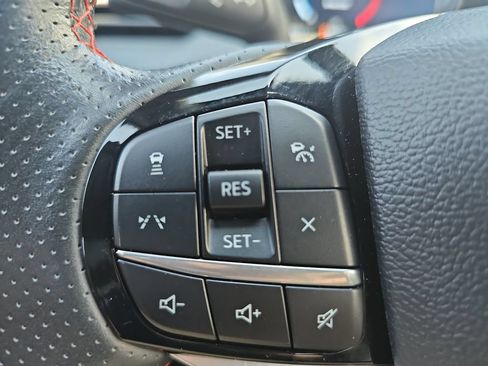 Used 2025 Ford Explorer ST-Line w/ ST-Line Street Pack AWD/4WD image 17
