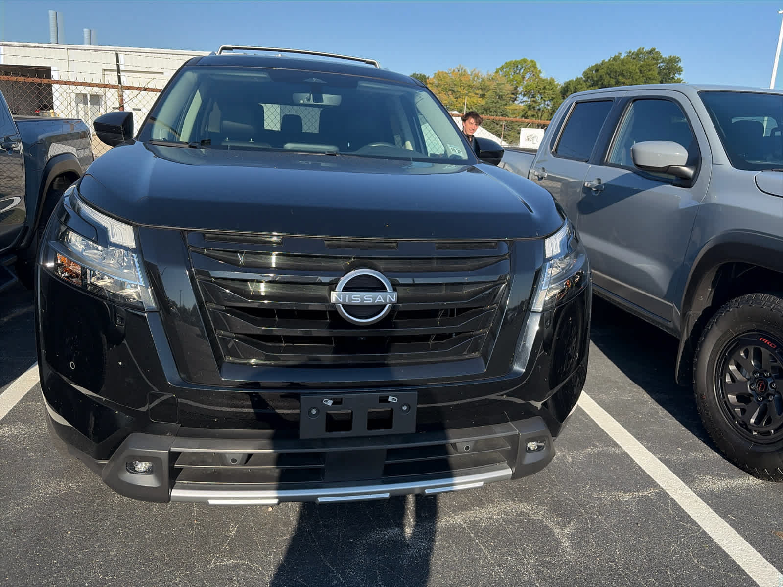 Used 2024 Nissan Pathfinder SL w/ SL Premium Package AWD/4WD image 2