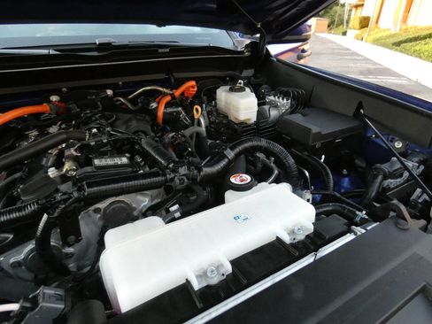 Used 2025 Toyota Tacoma TRD Off-Road w/ TRD Off Road Upgrade Package image 76