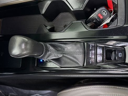 Used 2025 Toyota Camry SE image 20