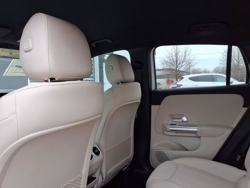 Used 2025 Mercedes-Benz GLA 250 image 21