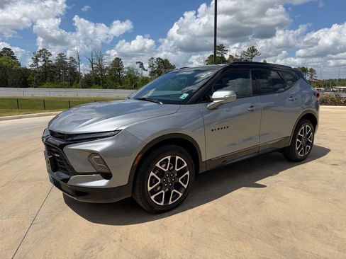 Used 2024 Chevrolet Blazer RS w/ Driver Confidence II Package image 2
