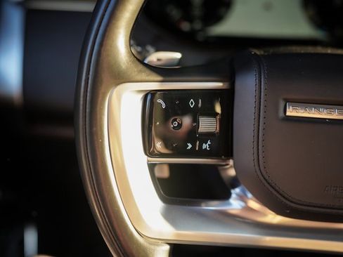 Used 2023 Land Rover Range Rover Long Wheelbase SE image 30