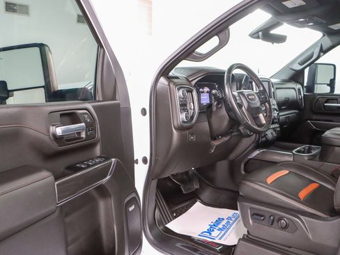 Used 2023 GMC Sierra 2500 AT4 w/ AT4 Premium Plus Package image 4