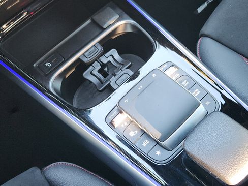 Used 2023 Mercedes-Benz EQB 300 300 image 21