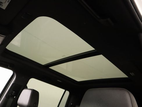 Used 2023 Chevrolet Suburban Z71 w/ Luxury Package image 16