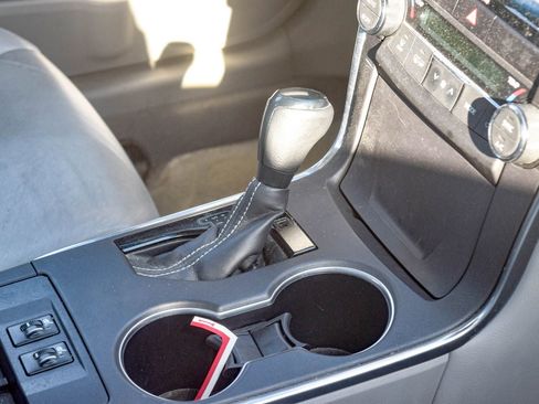 Used 2016 Toyota Camry XLE w/ Moonroof Package FWD image 20