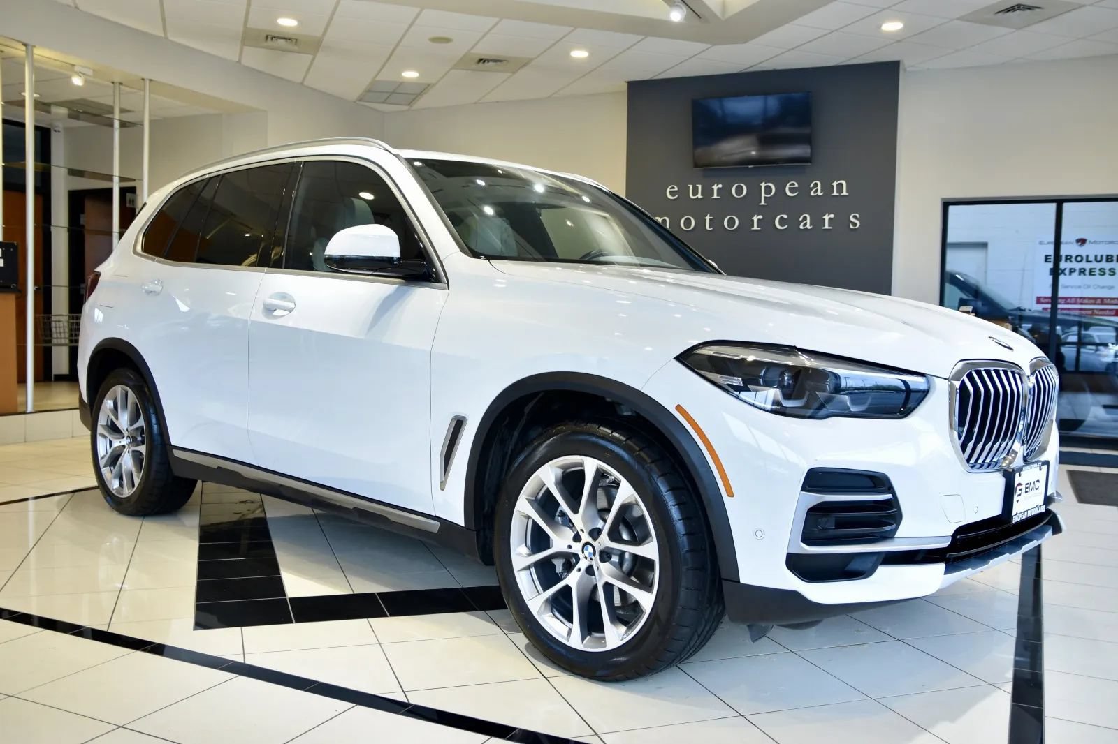 Used 2022 BMW X5 xDrive40i w/ Premium Package AWD/4WD image 1