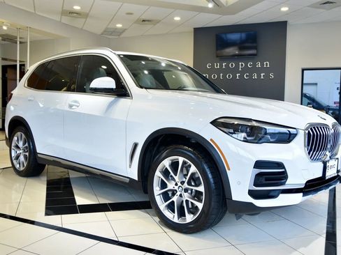 Used 2022 BMW X5 xDrive40i w/ Premium Package AWD/4WD image 1