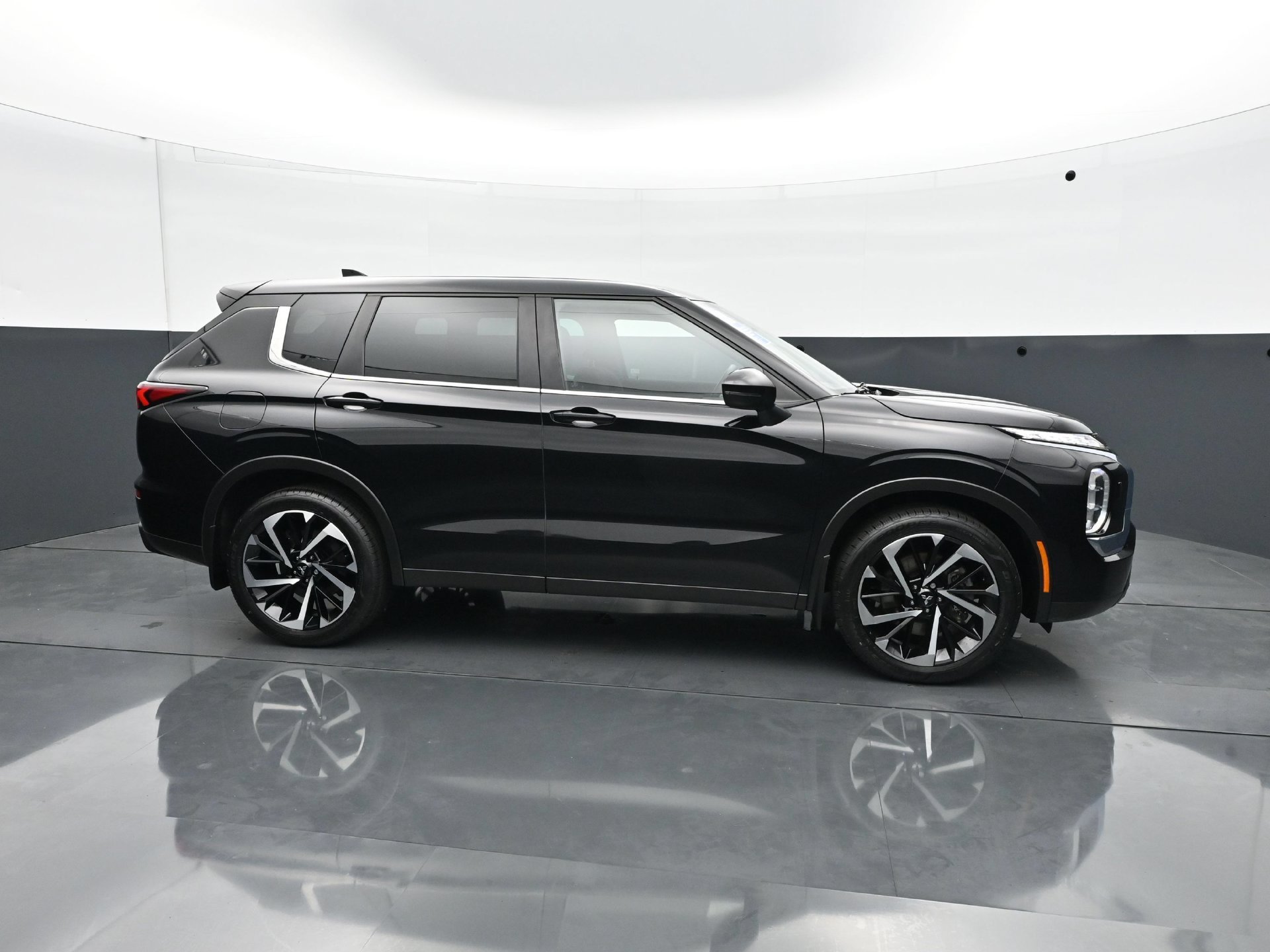 Used 2022 Mitsubishi Outlander ES AWD/4WD image 8