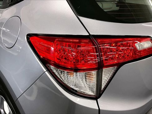 Used 2021 Honda HR-V LX image 28