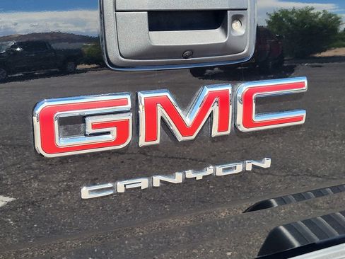 Used 2022 GMC Canyon AT4 w/ Trailering Package AWD/4WD image 8