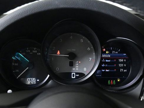 Certified 2023 Porsche Macan S image 13
