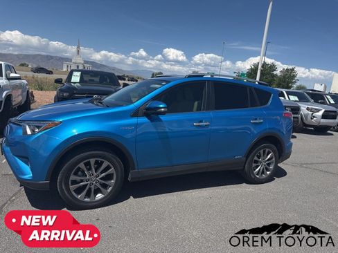 Used 2018 Toyota RAV4 Limited w/ Advanced Technology Package AWD/4WD image 17