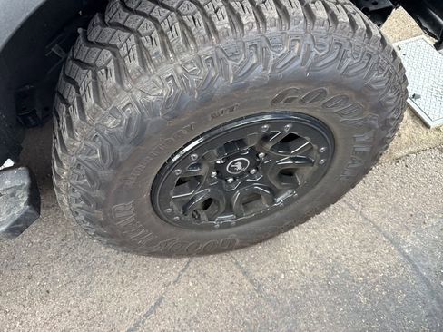 Used 2022 Ford Bronco Wildtrak image 15