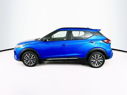 Used 2024 Nissan Kicks SR image 4