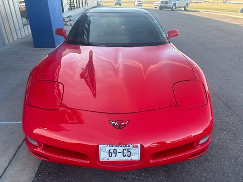 Used 1997 Chevrolet Corvette Coupe RWD image 3