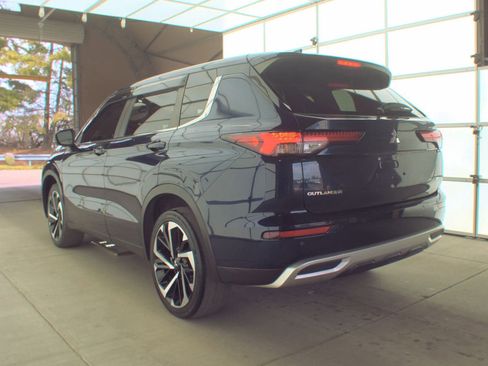 Used 2023 Mitsubishi Outlander SE AWD/4WD image 7