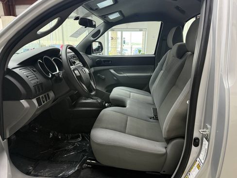 Used 2012 Toyota Tacoma 2WD Regular Cab image 11