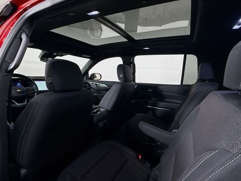 New 2025 Chevrolet Traverse LT w/ Sun and Wheel Package image 23