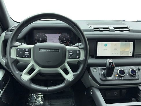 Used 2024 Land Rover Defender 110 X-Dynamic SE image 17