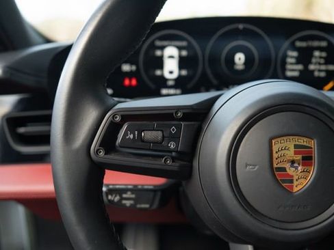 Used 2022 Porsche Taycan image 26