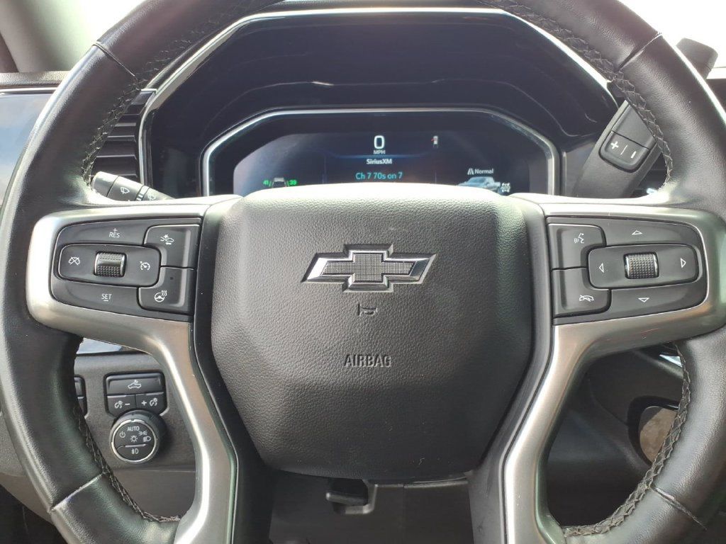 Used 2023 Chevrolet Silverado 1500 RST AWD/4WD image 6